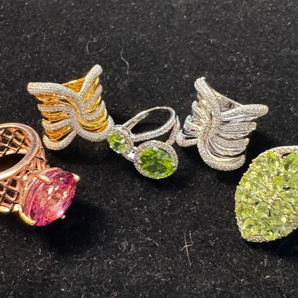 #3 BUNDLE Five (5) Beautiful Rings. size 8 Sharing personal jewelr… - Picture 4 of 6